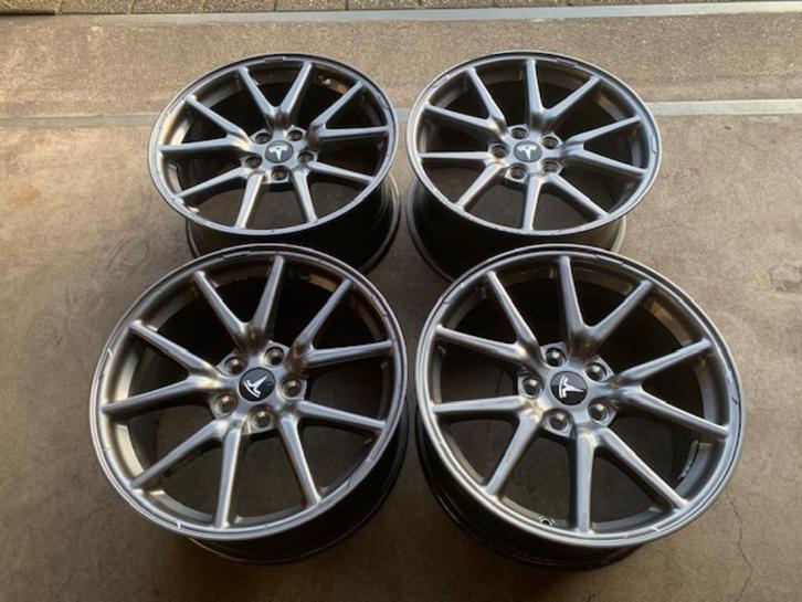 ORIGINELE 18 INCH TESLA MODEL 3 VELGEN EVENTUEEL + BANDEN, Autos : Divers, Accessoires de voiture, Utilisé, Enlèvement ou Envoi