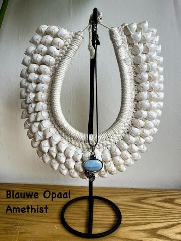 Collier en améthyste opale bleue 