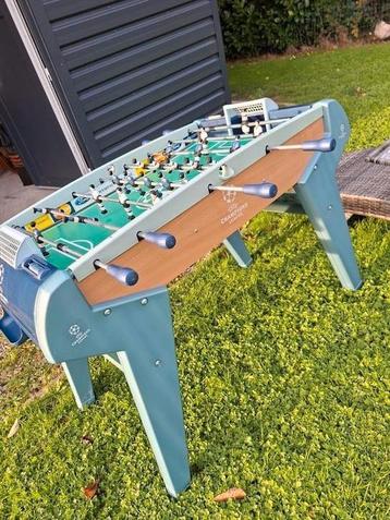 Champions League voetbalcompetitie. Zeer goede conditie  beschikbaar voor biedingen