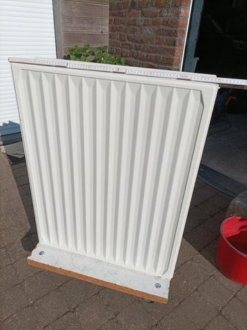 Radiateur très bon état  beschikbaar voor biedingen