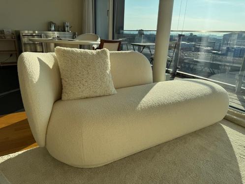 Divan blanc mouton FERM, Huis en Inrichting, Zetels | Zetels, Nieuw, Rechte bank, Tweepersoons, Stof, Ophalen