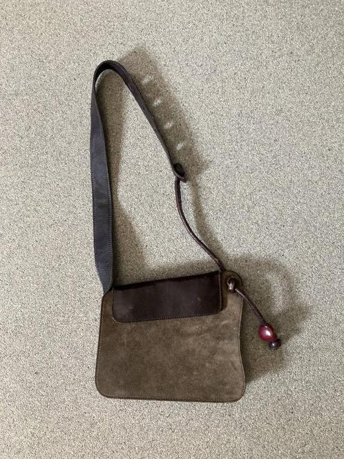 Zeer elegante handtas Genuine leather (Colombia) 20 euro, Handtassen en Accessoires, Tassen | Damestassen, Zo goed als nieuw, Handtas