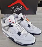 Air Jordan 4 Retro „White Cement” 2025 — Maat 46 — Nieuw, Ophalen of Verzenden, Nieuw, Schoenen