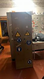 Metalen garderobekast, Huis en Inrichting, Ophalen, Zo goed als nieuw