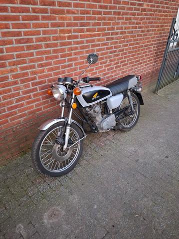 Honda cb 125 1 cillinder beschikbaar voor biedingen