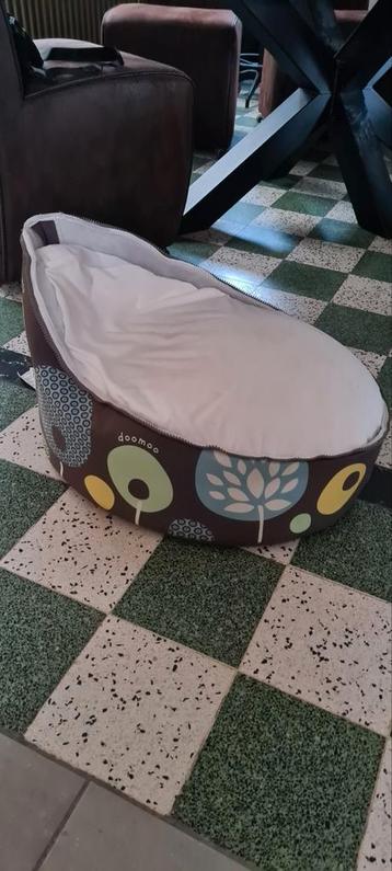 Poefje voor babys beschikbaar voor biedingen