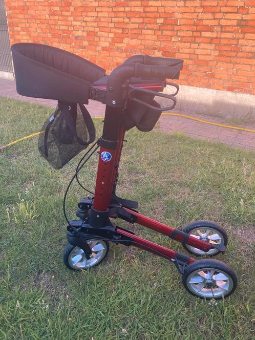 Vermeiren Rollator Quadri light rood (bijna niet gebruikt), Diversen, Rollators, Zo goed als nieuw, Opvouwbaar, Ophalen