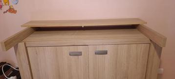 Baby/ kinderverzorgtafel beschikbaar voor biedingen