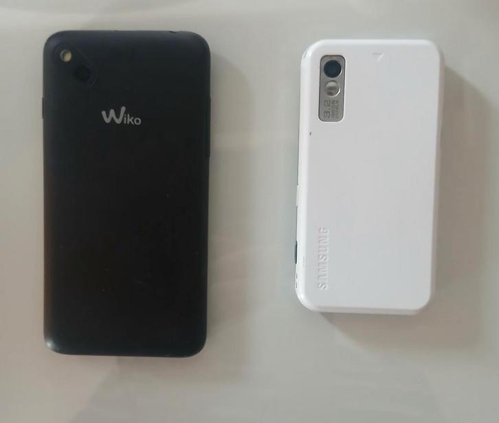 2  nieuwe gsm’s te koop – Samsung + Wiko – Topdeal!, Telecommunicatie, Mobiele telefoons | Overige merken, Zo goed als nieuw, Zonder abonnement