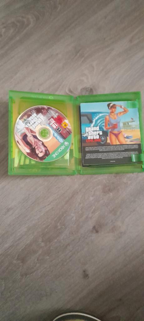 Xbox series x 1 to + 1 manette neuve + 2 jeux 300 euros, Games en Spelcomputers, Spelcomputers | Xbox Series X en S, Zo goed als nieuw