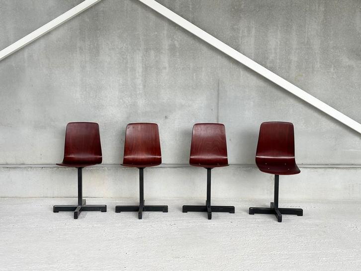 Pagholz kinderstoelen | Set van vier, Enfants & Bébés, Chaises pour enfants, Enlèvement