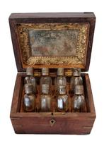 Pharmacie de voyage victorienne du XIXe siècle., Enlèvement ou Envoi