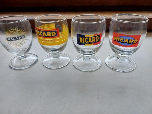 Quatre verres du célèbre apéritif Ricard, Huis en Inrichting, Keuken | Servies, Zo goed als nieuw, Glas of Glazen, Overige stijlen