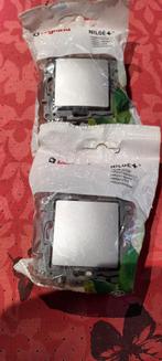 KRUISSCHAKELAAR NILOE LEGRAND, Doe-het-zelf en Bouw, Elektriciteit en Kabels, Ophalen of Verzenden, Nieuw, Schakelaar