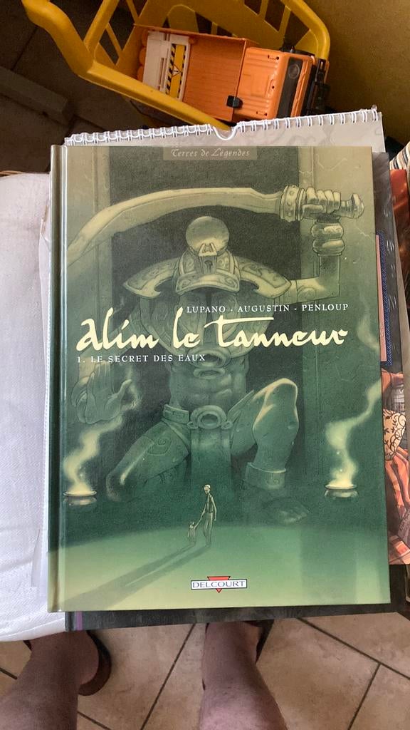 Alim the Tanner deel 1 in première en toewijding, Ophalen of Verzenden, Zo goed als nieuw