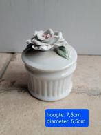 Wit klein potje met bloem, Ophalen of Verzenden, Zo goed als nieuw