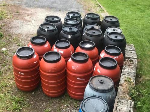 Vaten (vaten - vaten) 190-220-250L, Tuin en Terras, Regentonnen, Gebruikt, Kunststof, 150 liter of meer, Ophalen