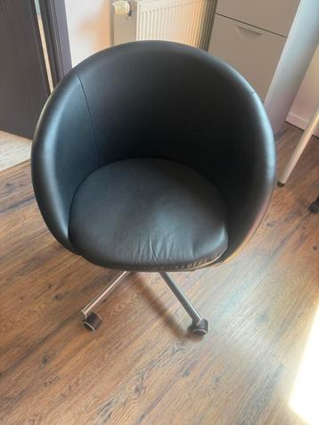 Fauteuil op kantoor beschikbaar voor biedingen