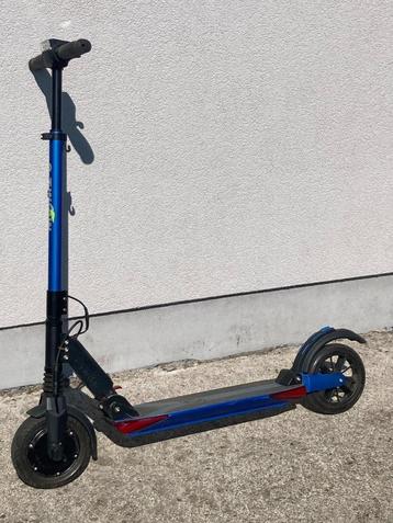 Trottinette E-Twow Booster V parfait état disponible aux enchères