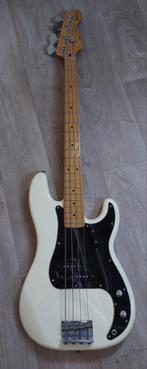 FENDER Squier Matt Freeman Precision Bass Vintage White, Muziek en Instrumenten, Ophalen, Gebruikt, Elektrisch