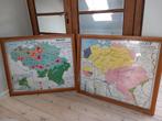2 kaders met veel schoolplaten en landkaarten, Ophalen