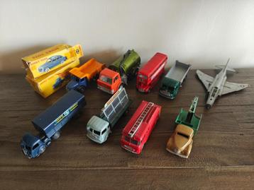 Lot 1 - Verzameling Dinky Toys England - France  beschikbaar voor biedingen