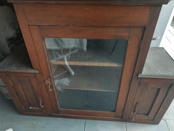 Te koop: opzetstuk antieke kast beschikbaar voor biedingen