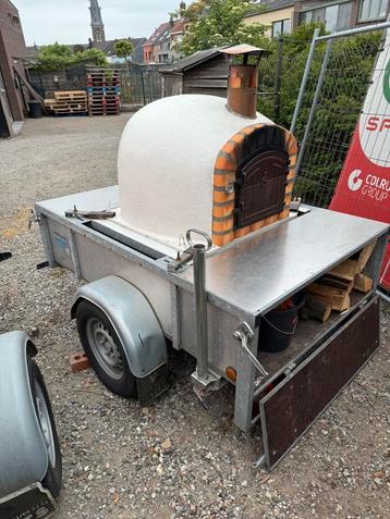 Geïsoleerde pizza oven op aanhangwagen, Tuin en Terras, Pizzaovens, Ophalen, Zo goed als nieuw
