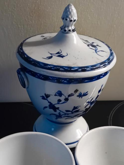 Suikerpot +4 thee kopjes Doornik, Antiek en Kunst, Antiek | Servies los, Ophalen of Verzenden