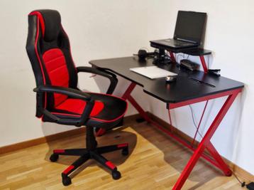 Study Desk and a Gaming Chair beschikbaar voor biedingen