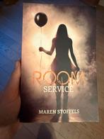Boek ‘Room service’ - Maren Stoffels, Ophalen, Zo goed als nieuw