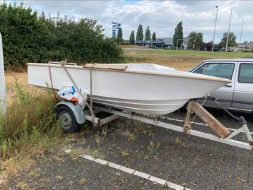 Polyester bootje met trailer zonder motor!! beschikbaar voor biedingen