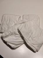 Hoeslakens wit wiegje, Enlèvement