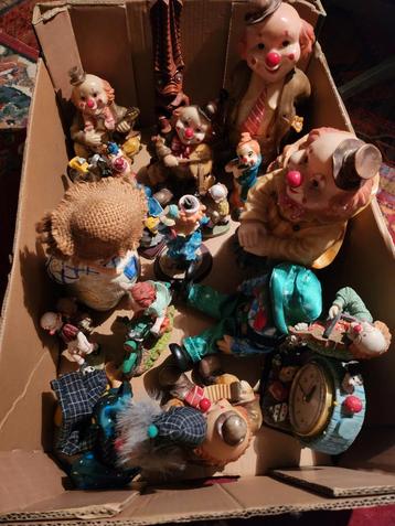 Te koop 30 clowns beschikbaar voor biedingen