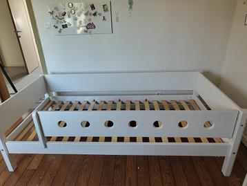 Flexa Wit kinderbed + laden en uitvalbescherming beschikbaar voor biedingen