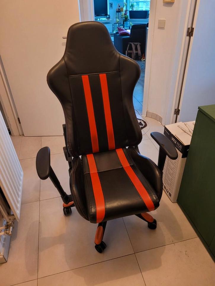 Zwart rode bucketseat bureaustoel., Huis en Inrichting, Bureaustoelen, Gebruikt, Bureaustoel, Rood, Gaming bureaustoel, Ophalen