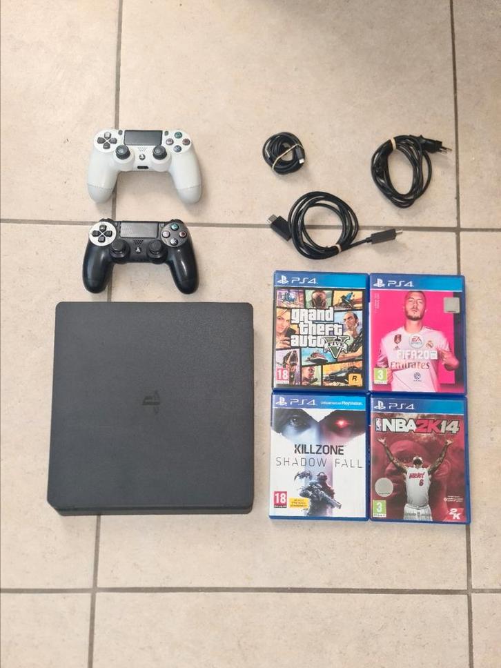 Sony PlayStation 4 Slim | 2 Controllers | 4 Games, Games en Spelcomputers, Spelcomputers | Sony PlayStation 4, Zo goed als nieuw