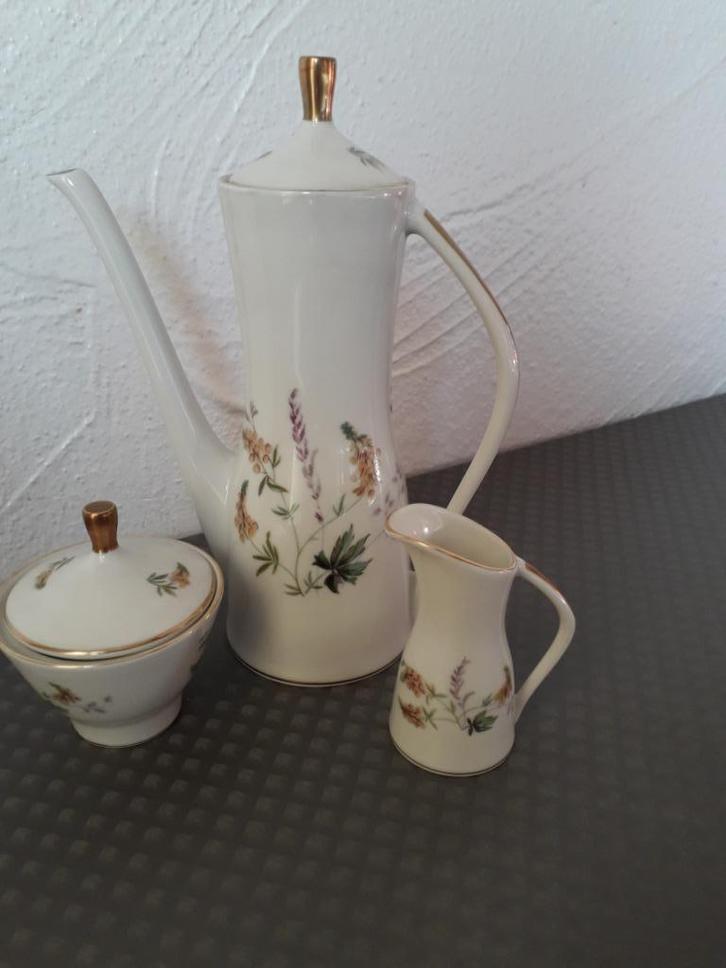 Koffie of theekan + suikerpot + melkkannetje, Antiek en Kunst, Antiek | Porselein, Ophalen of Verzenden
