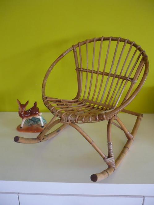 mooie vintage bamboe schommelstoel ( kind), Antiek en Kunst, Antiek | Meubels | Stoelen en Sofa's, Ophalen