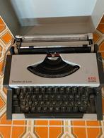 Typemachine  traveller de luxe olympia 100€laatste prijs, Diversen, Typemachines, Ophalen