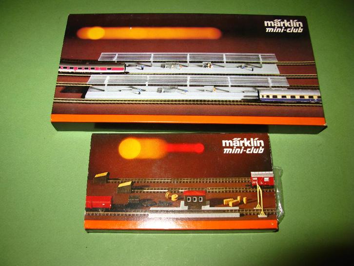 MARKLIN Z-spoor : Goederenstation nr. 8985 + perron 8961, Hobby en Vrije tijd, Modeltreinen | Overige schalen, Zo goed als nieuw