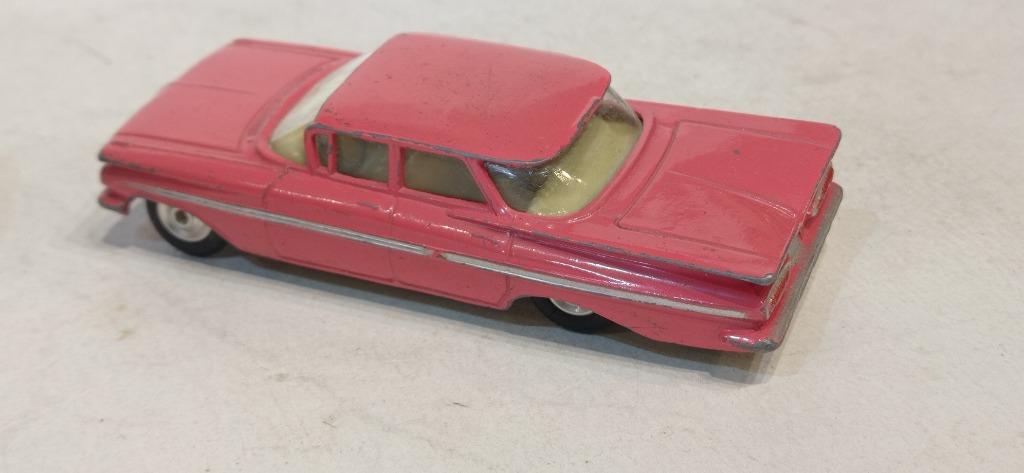 CORGI TOYS 1/43 - Chevrolet Impala Rose EUR 30,00 - FR
