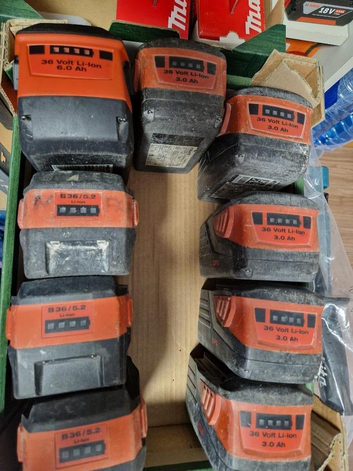 Hilti batterijen 36 Volt 5,2 en 6Ah + opladers, Doe-het-zelf en Bouw, Gereedschap | Machine-onderdelen en Toebehoren, Gebruikt