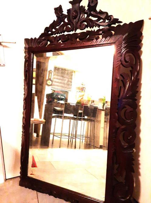Mooie oude volledige houtgesneden spiegel, 135 x 80 cm, Huis en Inrichting, Woonaccessoires | Spiegels, Zo goed als nieuw, 75 tot 100 cm