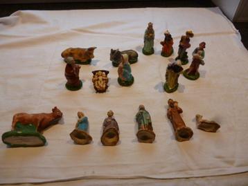 Diverses figures de Noël en plâtre, figures anciennes crèche