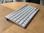 Apple Magic Keyboard QWERTY — Bluetooth, Computers en Software, Ophalen of Verzenden, Zo goed als nieuw, Draadloos, Qwerty