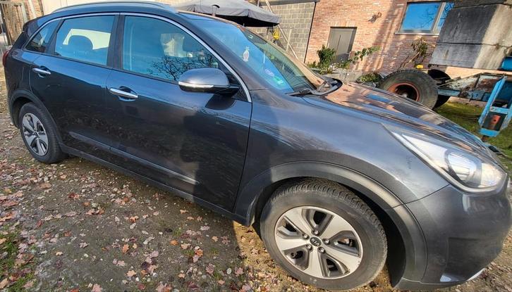 Kia Niro hybrid 2017, Autos, Kia, Particulier, Niro, ABS, Caméra de recul, Phares directionnels, Airbags, Air conditionné, Alarme