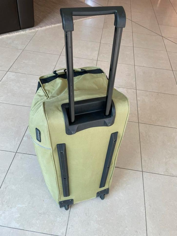 Reistassen, Handtassen en Accessoires, Koffers, Zo goed als nieuw, Uitschuifbare handgreep, Wieltjes, Ophalen of Verzenden