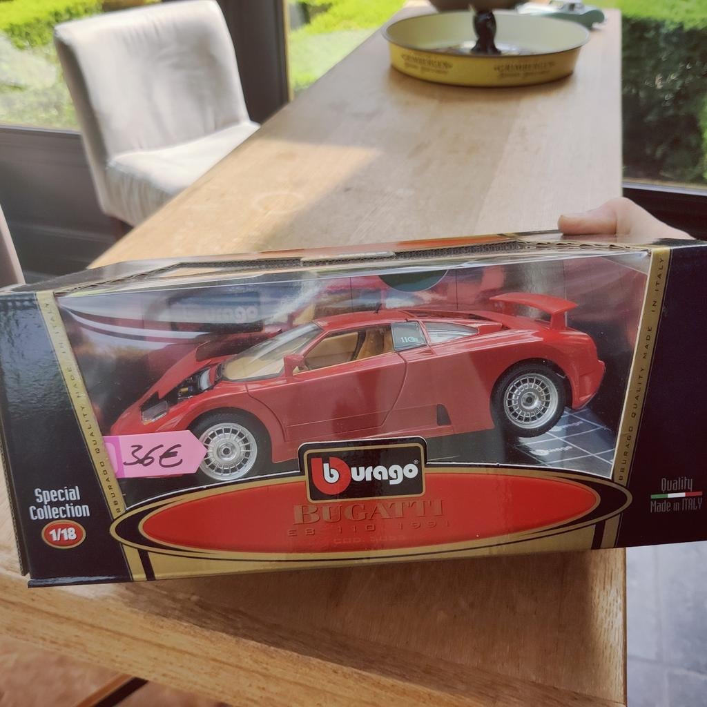 Bugatti EB110 Bburago, Ophalen of Verzenden, Zo goed als nieuw