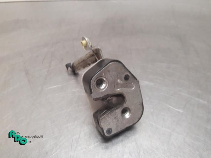 Schuifdeur slotvanger rechts van een Opel Movano, Auto-onderdelen, Carrosserie, Opel, Gebruikt, 3 maanden garantie, Ophalen of Verzenden